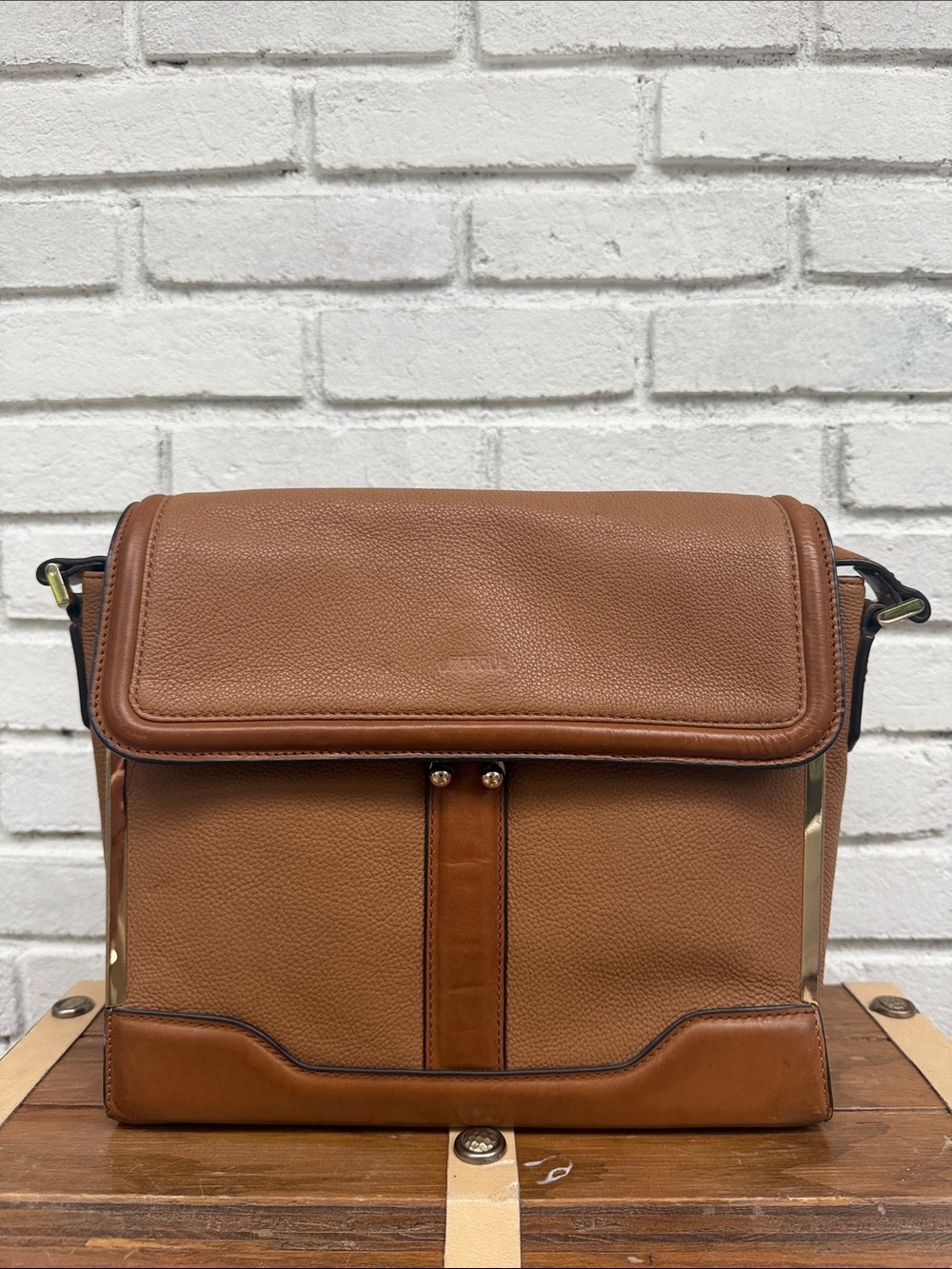 Uterque Leather Messenger Bag